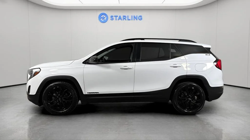 Used 2021 SUMMIT WHITE GMC SLE image 4