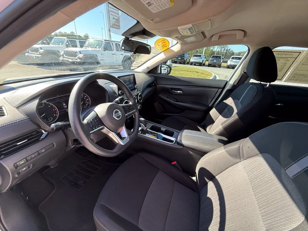 Used 2023 White Nissan SV image 20