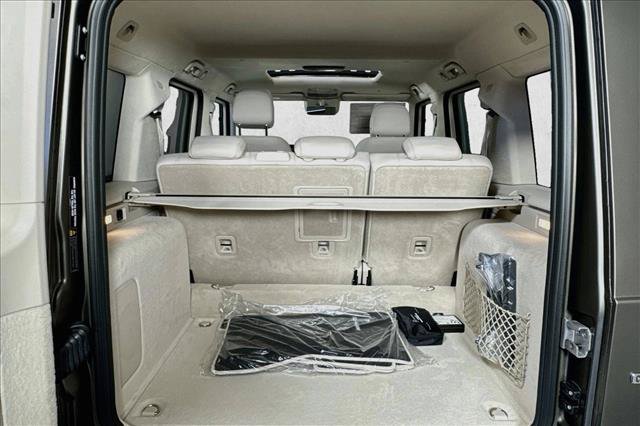 New 2027 MANUFAKTUR Monza Grey Magno Mercedes-Benz AMG® G 63 image 54