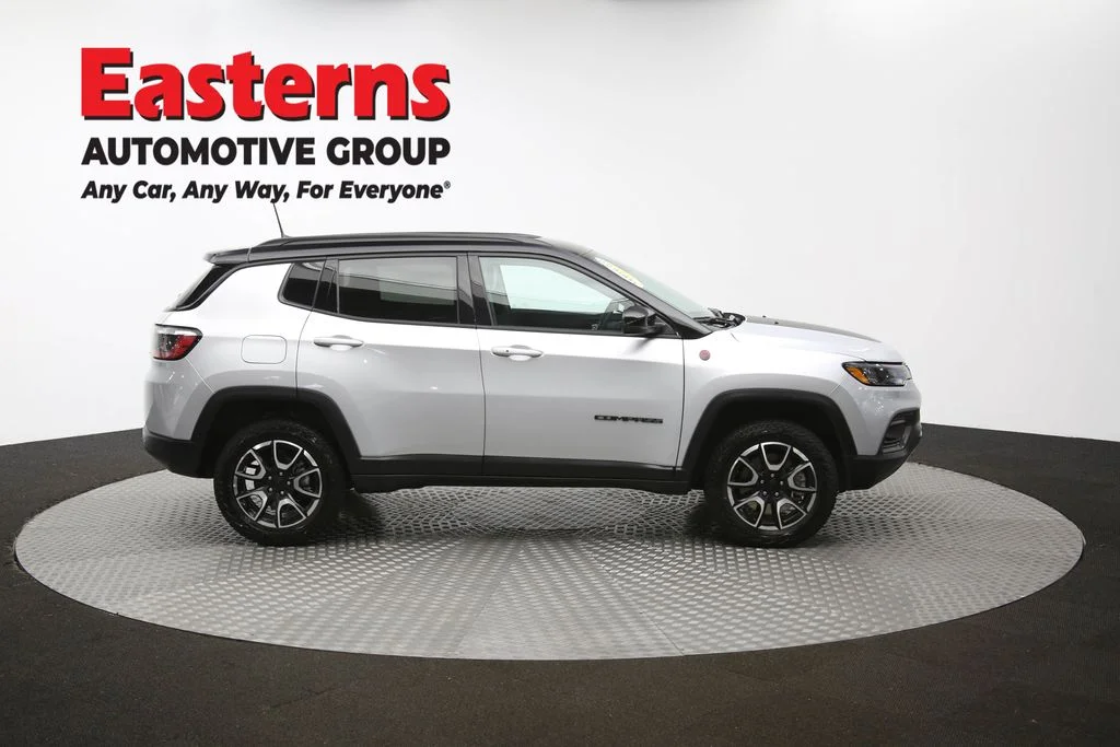 Used 2024 Silver Jeep Trailhawk image 43