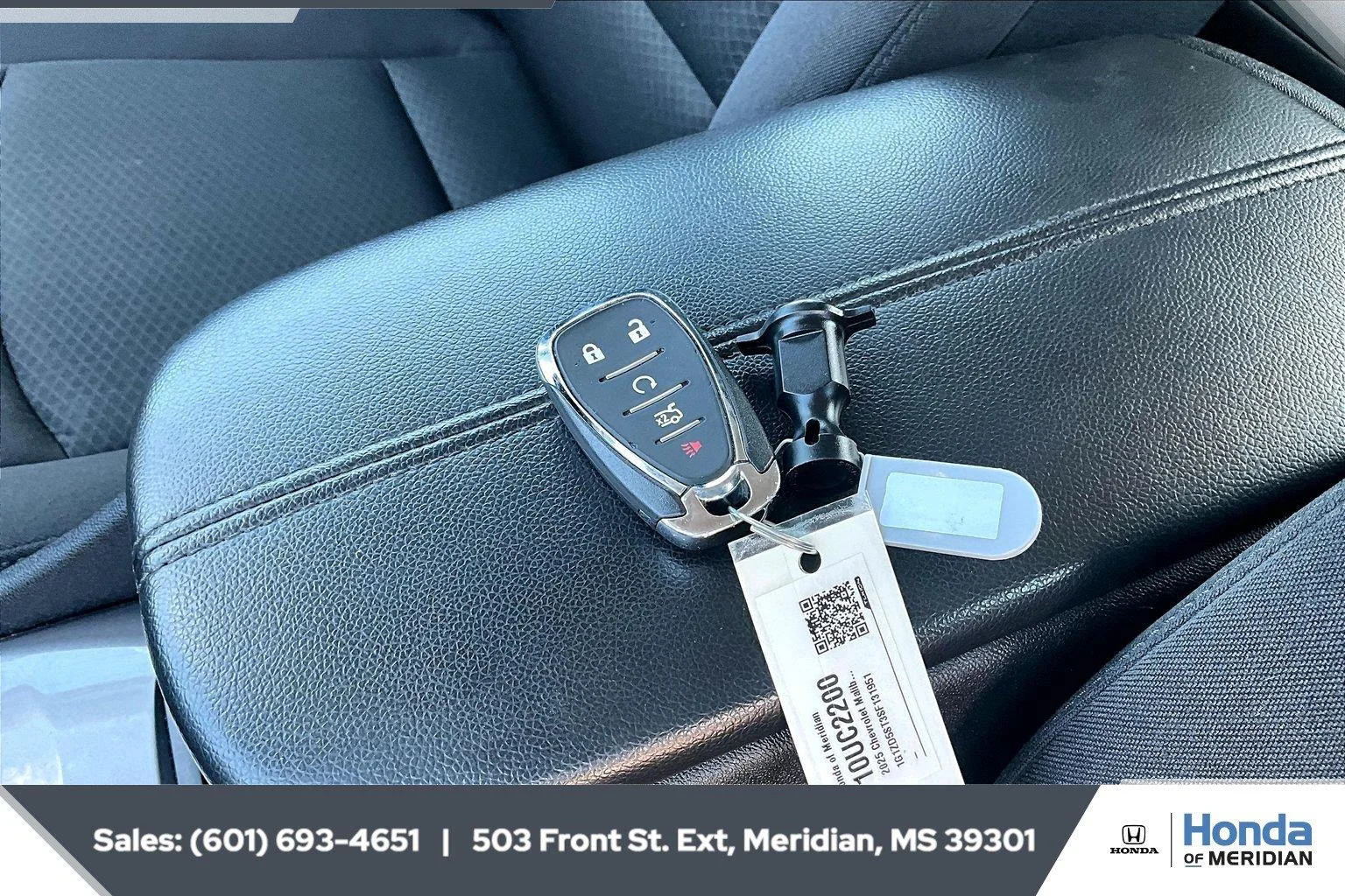Used 2025 Mosaic Black Metallic Chevrolet LT image 9