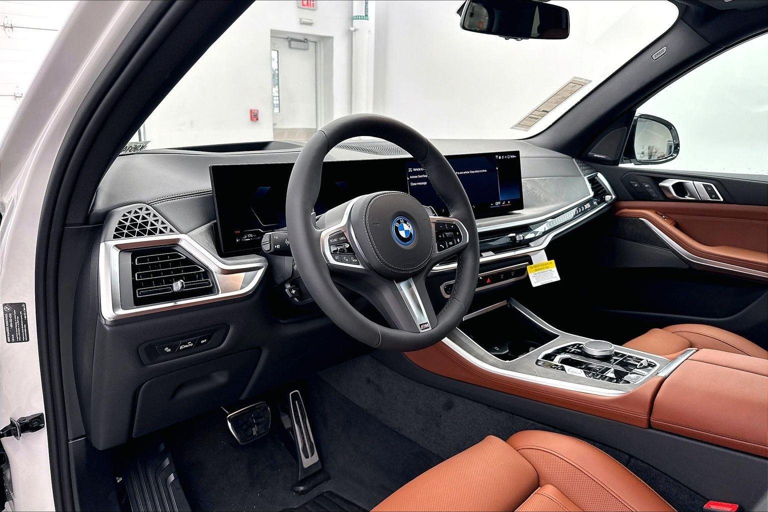 New 2026 Mineral White Metallic BMW xDrive50e image 22