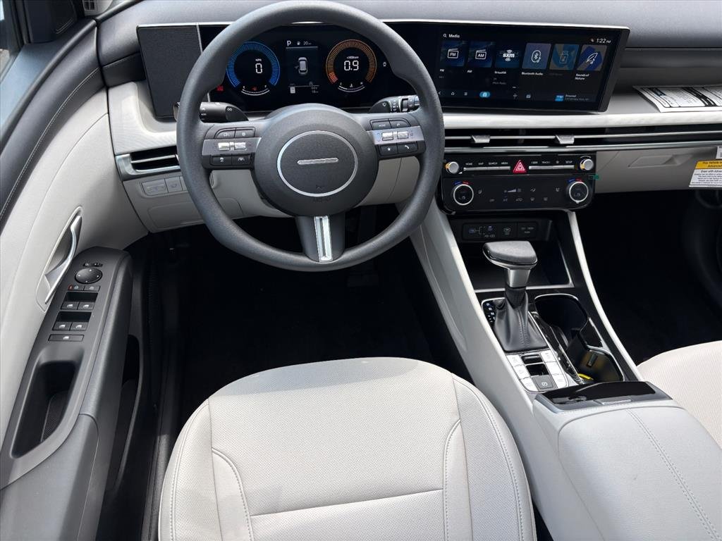 New 2026 Phantom Black Hyundai SEL Plus image 4
