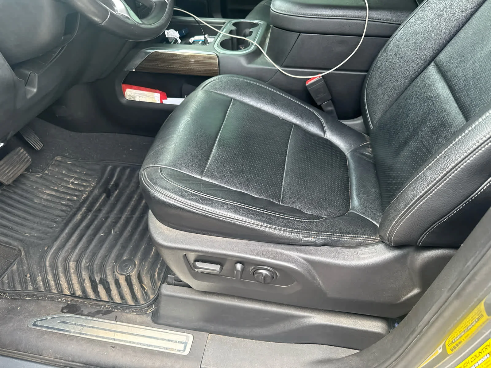 Used 2021 Satin Steel Metallic Chevrolet RST image 7