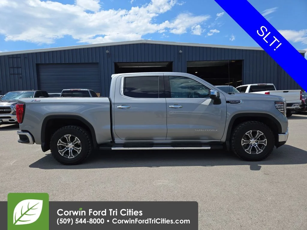 Used 2023  GMC SLT image 14