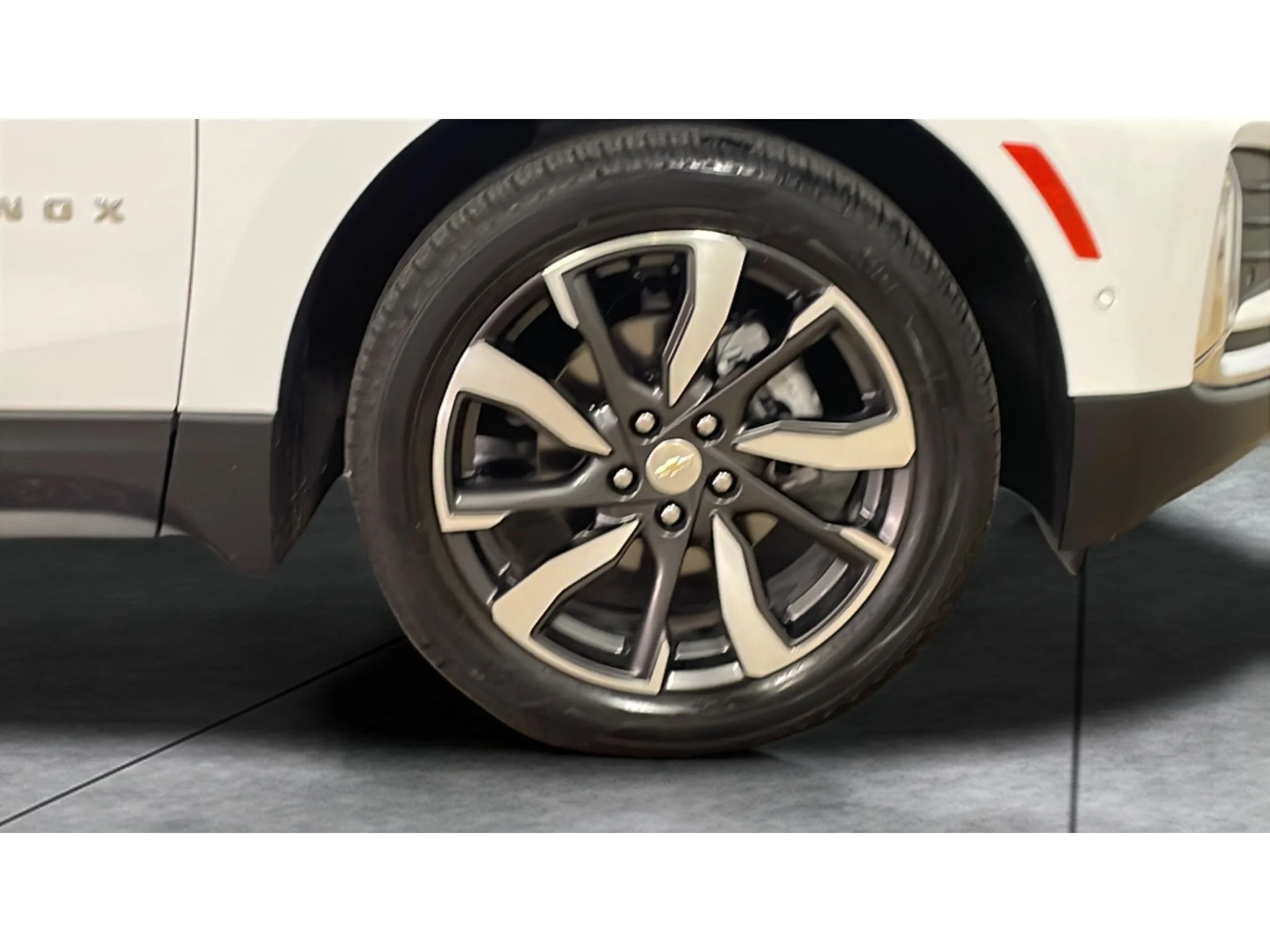 Used 2023 Summit White Chevrolet Premier image 21