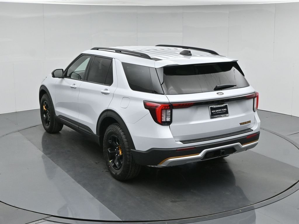 New 2026 Space White Metallic Ford Tremor image 39