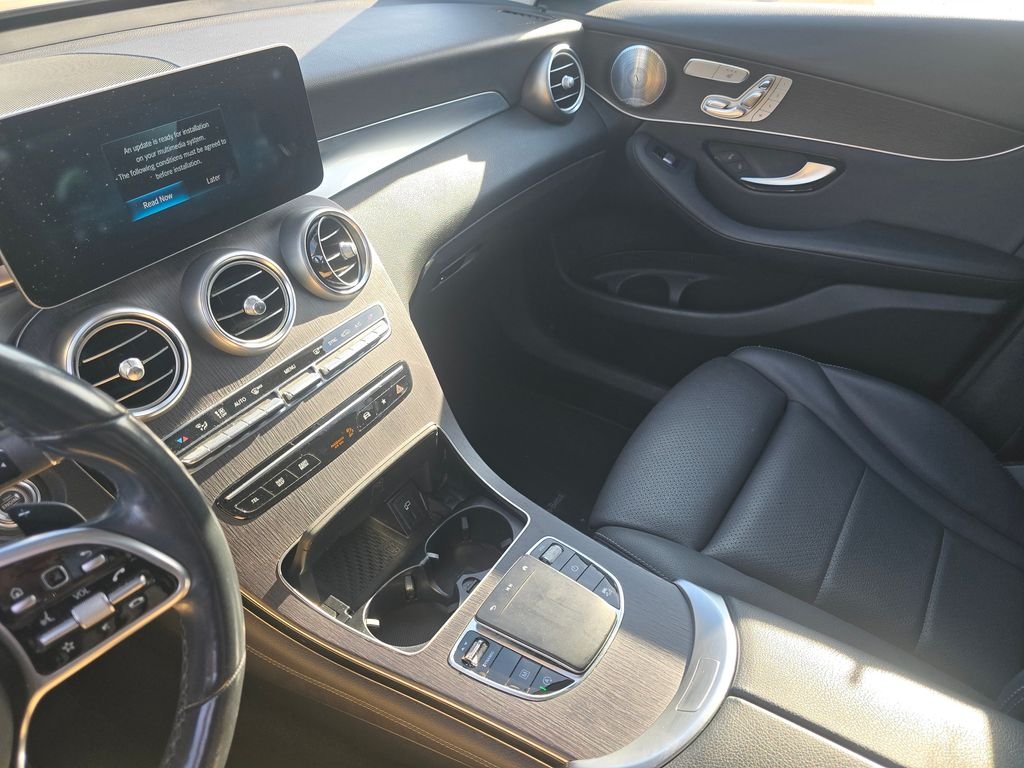 Used 2020 Graphite Gray Metallic Mercedes-Benz GLC 300 image 30