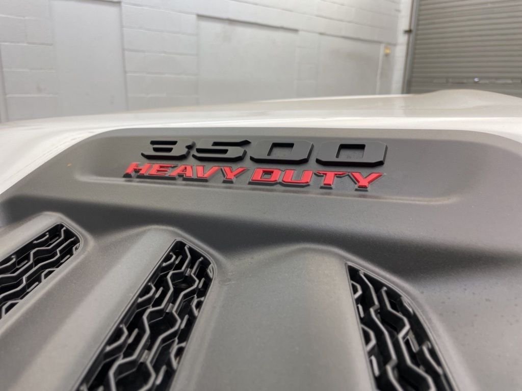 New 2026 Bright White Clear-Coat Exterior Paint RAM Laramie SRW image 12