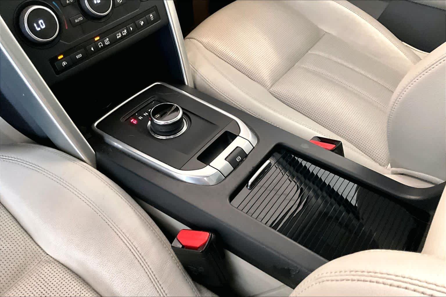Used 2017 Fuji White Land Rover HSE image 15