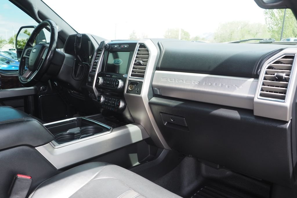 Used 2017 Black Ford Platinum image 21