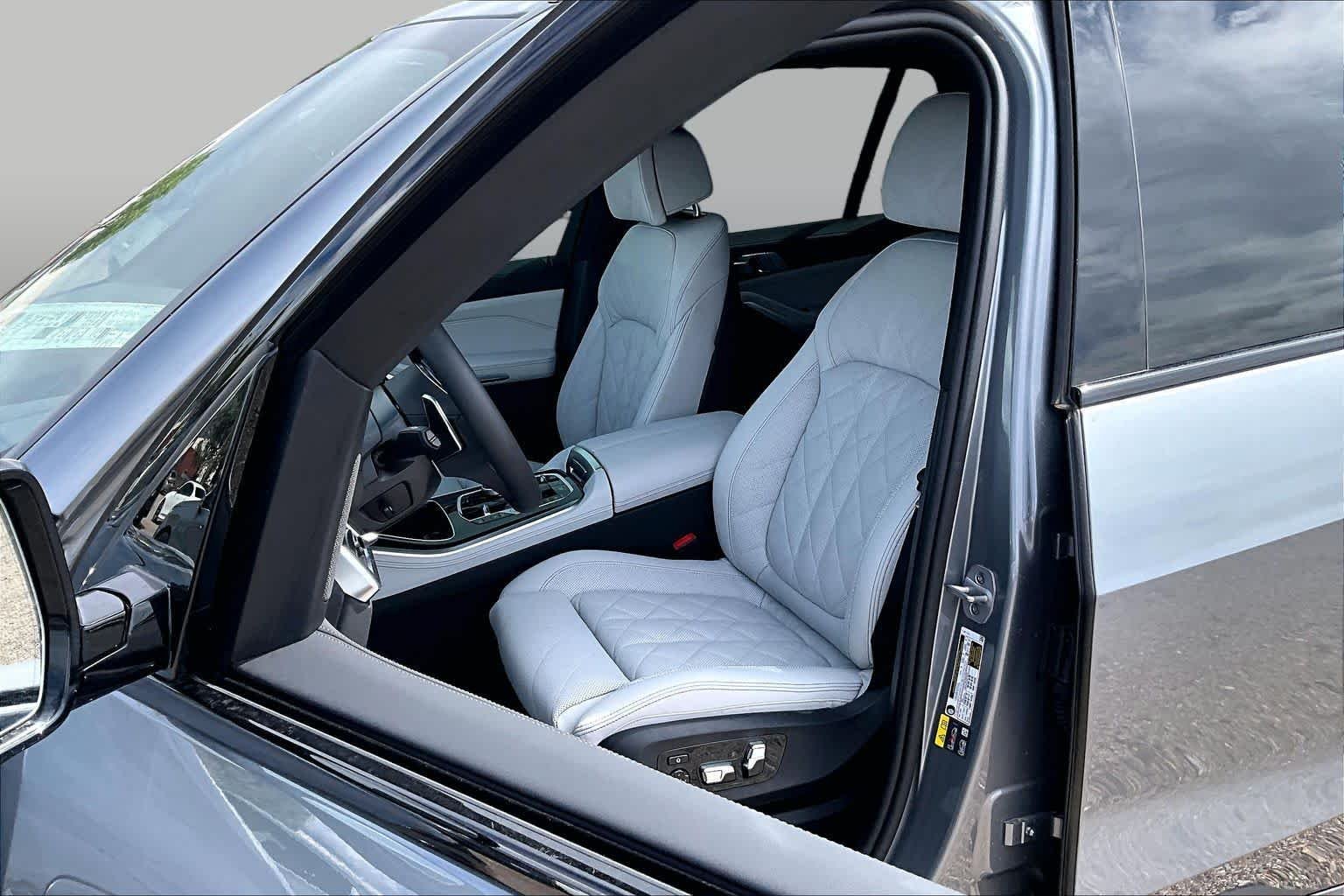 2026 BMW X5 50e - Photo 9