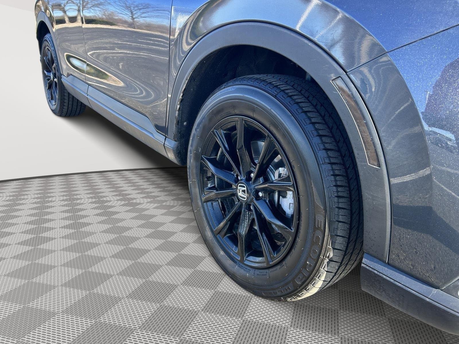 Used 2025 Honda CR-V Sport-L with VIN 7FARS6H82SE091568 for sale in Kansas City