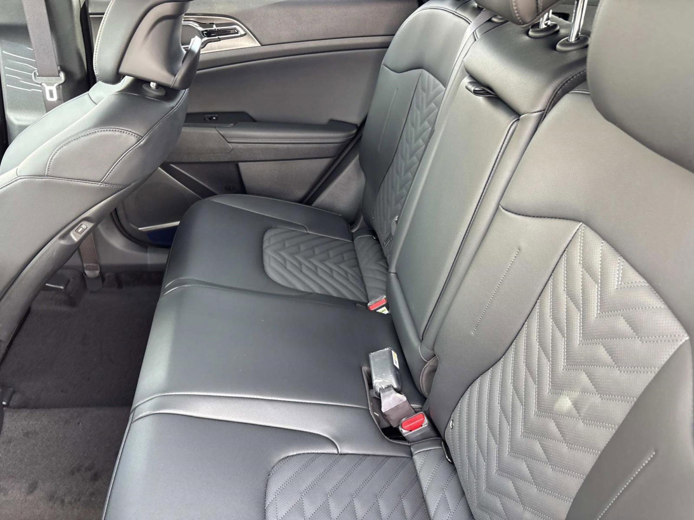 New 2026 Wolf Gray Kia X-Line image 18