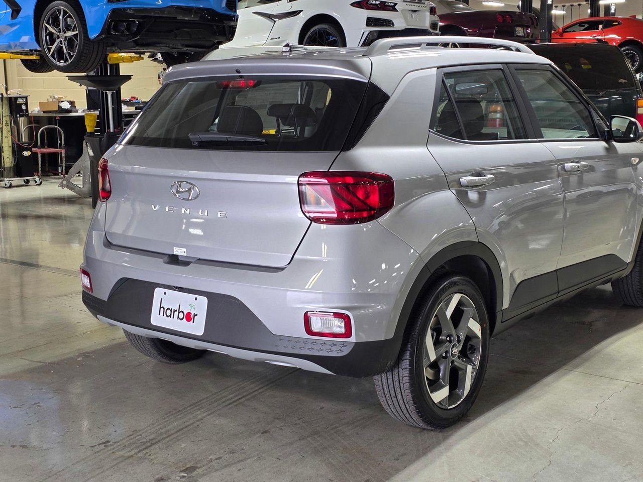 New 2026 Shimmering Silver Hyundai SEL image 11