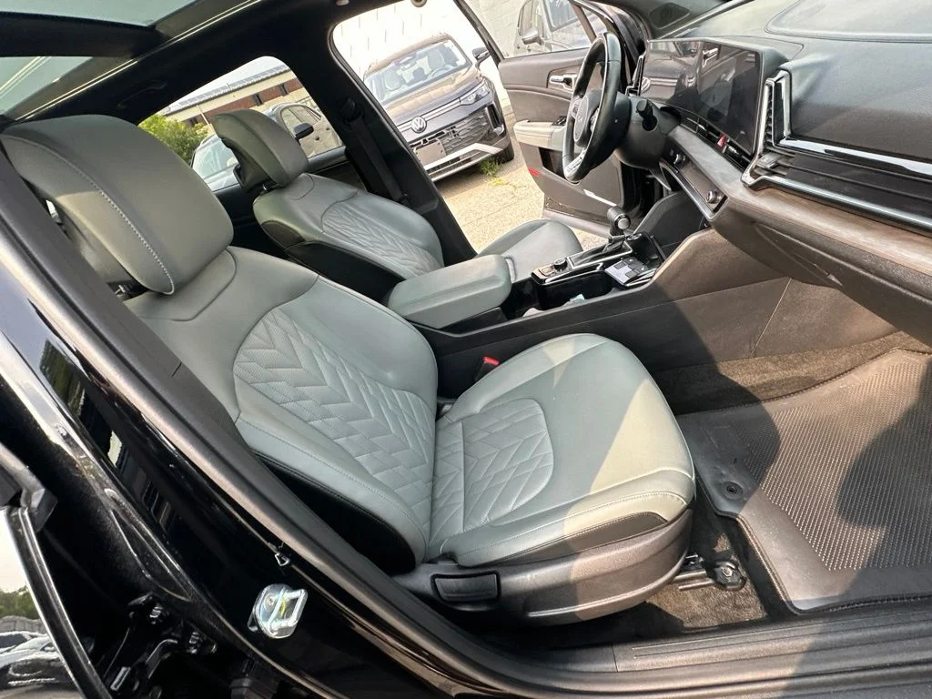 Used 2023 Black Kia X-Line image 36