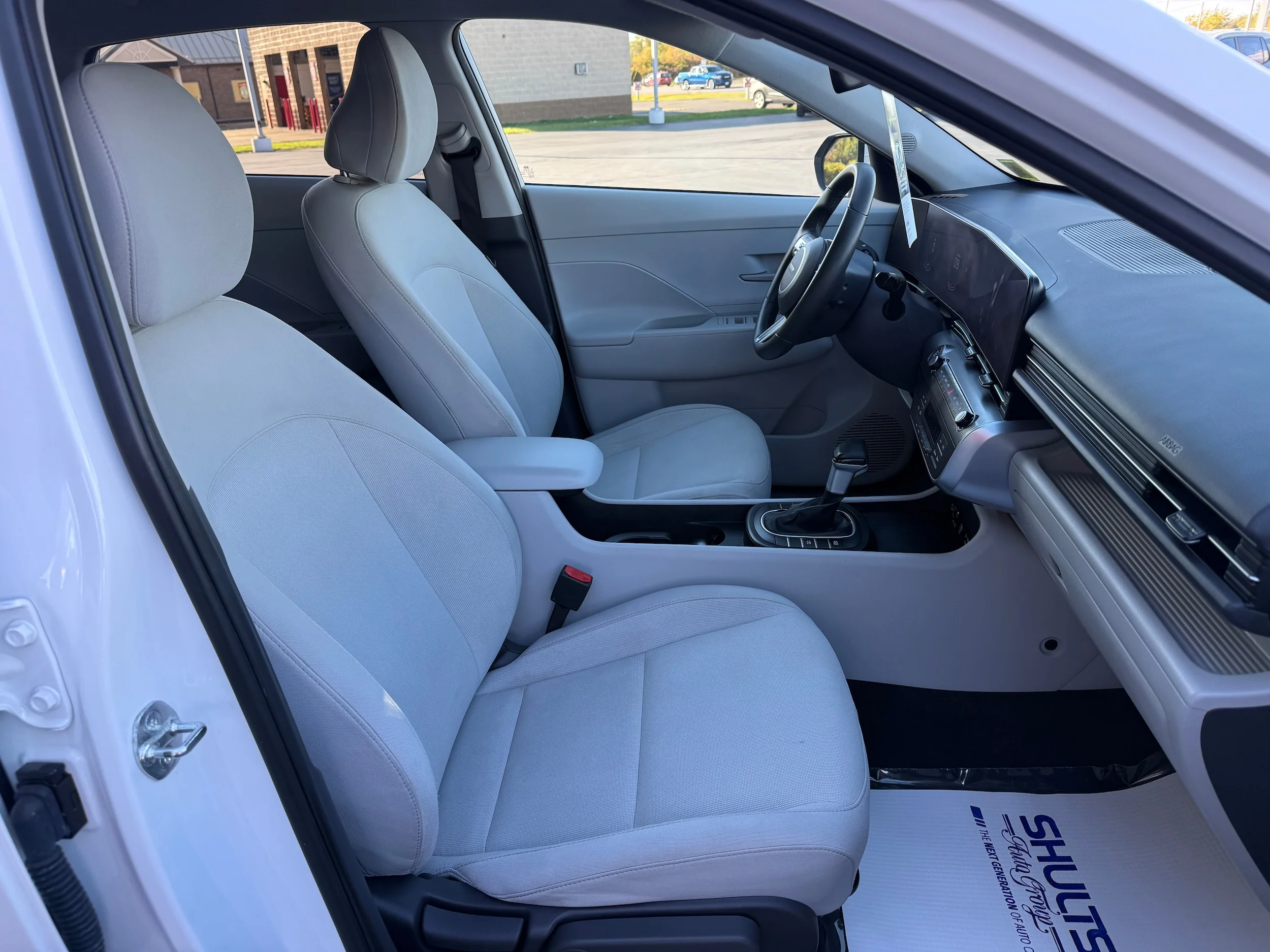 Used 2025 Atlas White Hyundai SEL image 23
