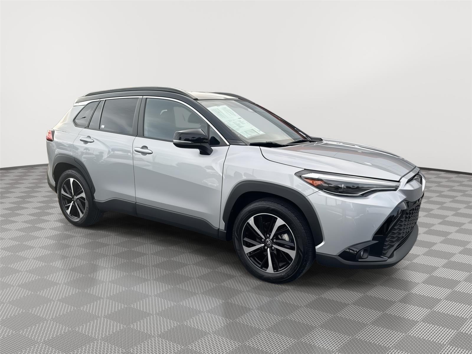 Used 2025 Sonic Silver/Jet Black Toyota XSE image 3