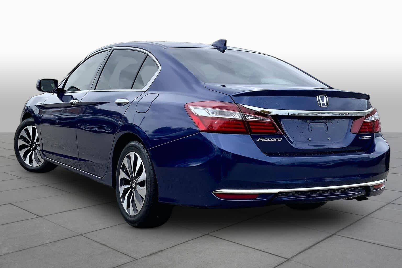 Used 2017 Blue Sky Metallic Honda  image 12