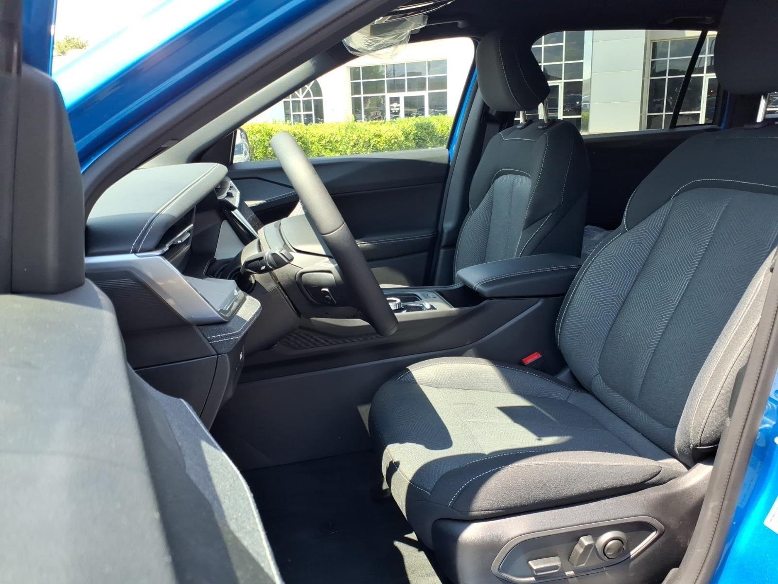New 2026 Hydro Blue Pearl-Coat Exterior Paint Jeep Laredo image 18