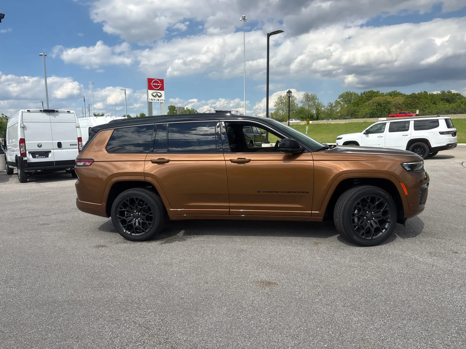 New 2026 Copper Shino Metallic Clear-Coat Exterior Paint Jeep Summit image 10