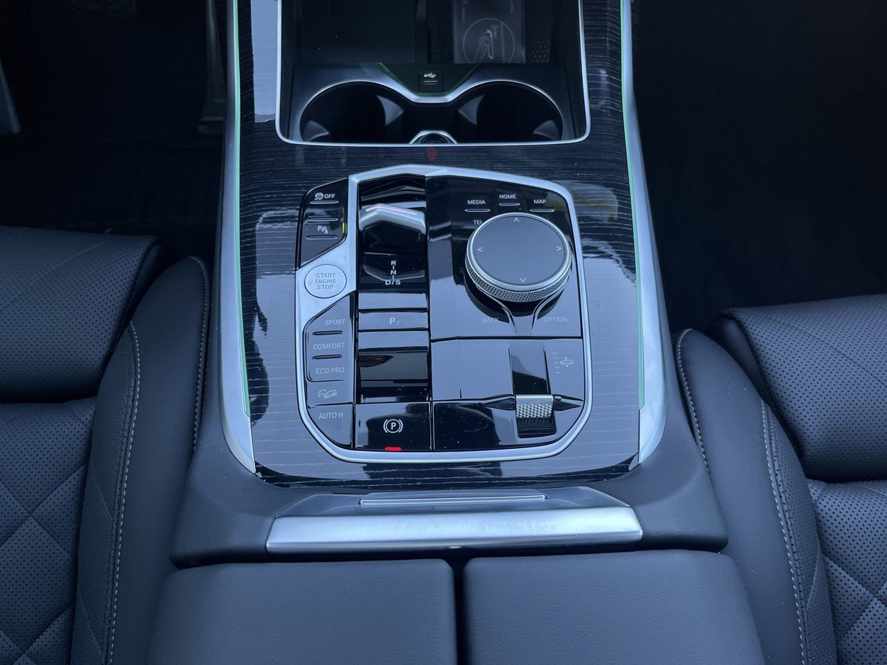 2026 BMW X7 40i - Photo 28