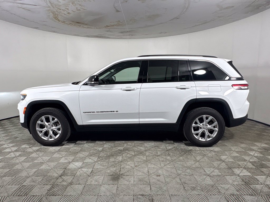 Used 2024 White Jeep Limited image 6