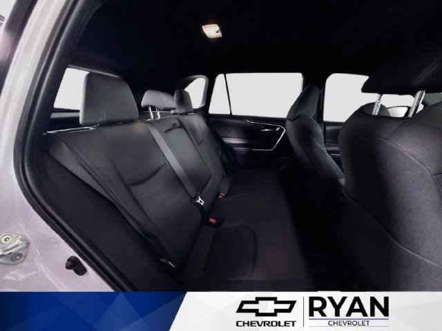 Used 2024  Toyota Hybrid SE image 26
