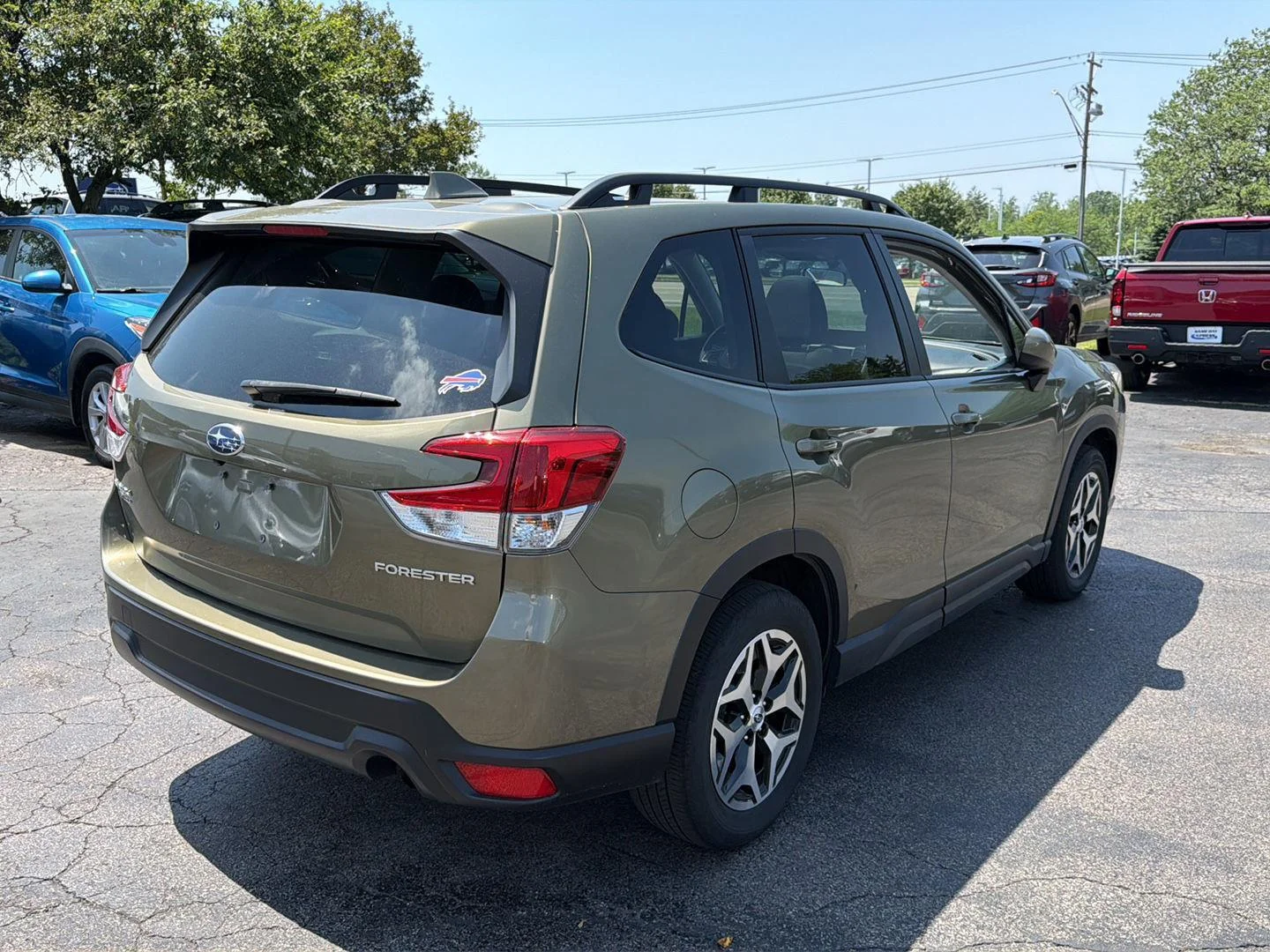 Used 2023 Autumn Green Metallic Subaru Premium image 8