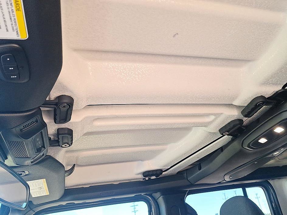 Used 2025 Anvil Clearcoat Jeep Sport S image 20