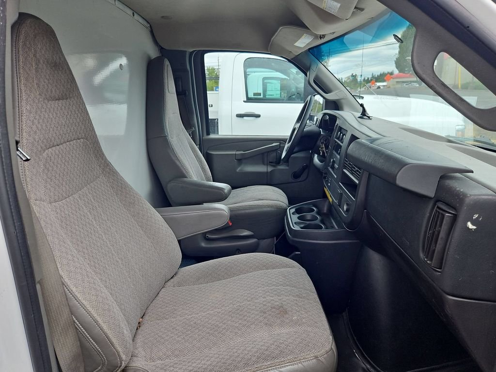 Used 2016 Summit White Chevrolet Work Van image 25