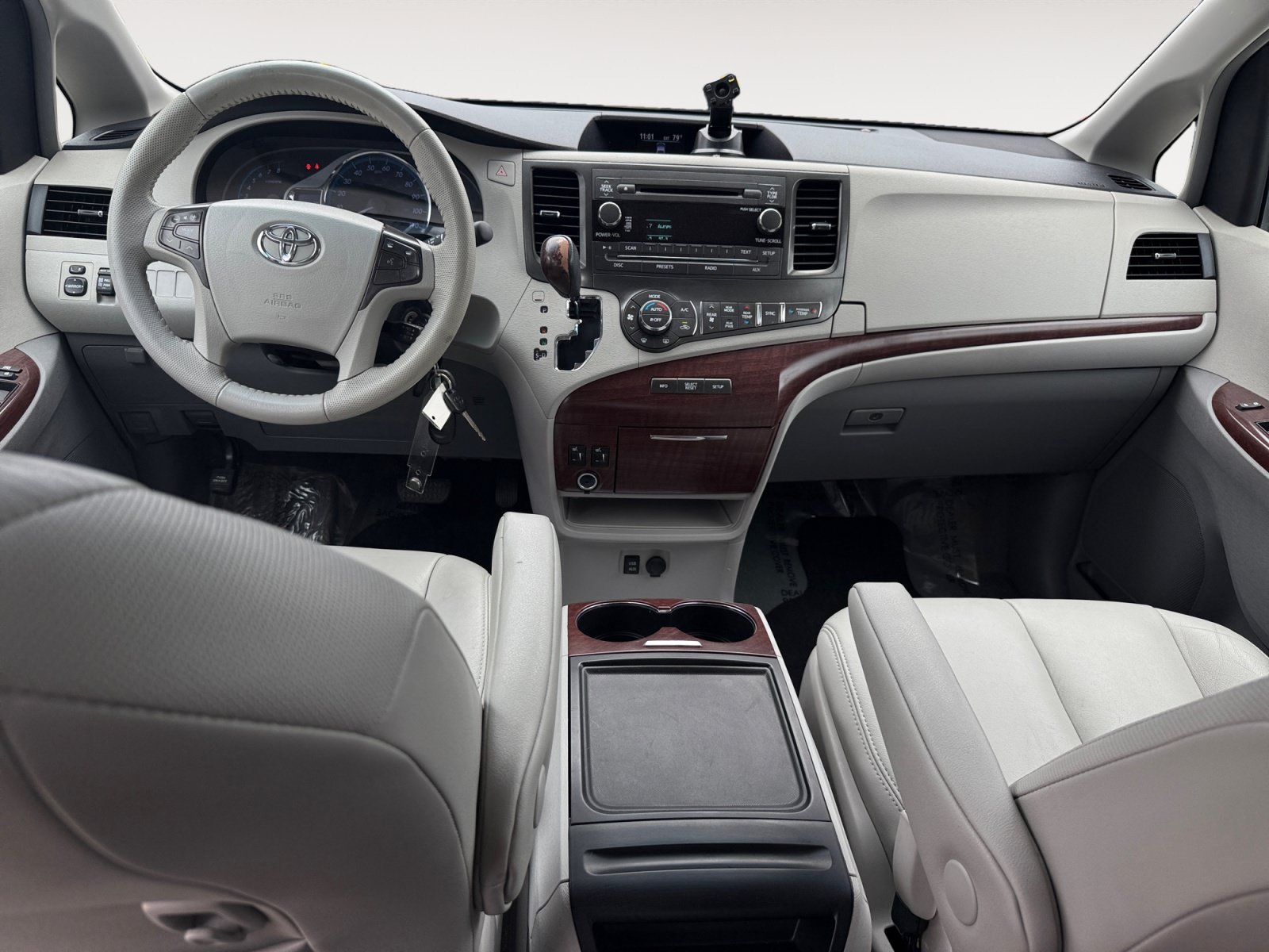 Used 2014 Silver Sky Metallic Toyota XLE image 15