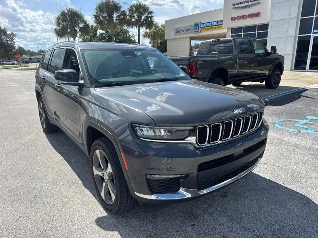 Used 2023 Gray Jeep Limited image 8