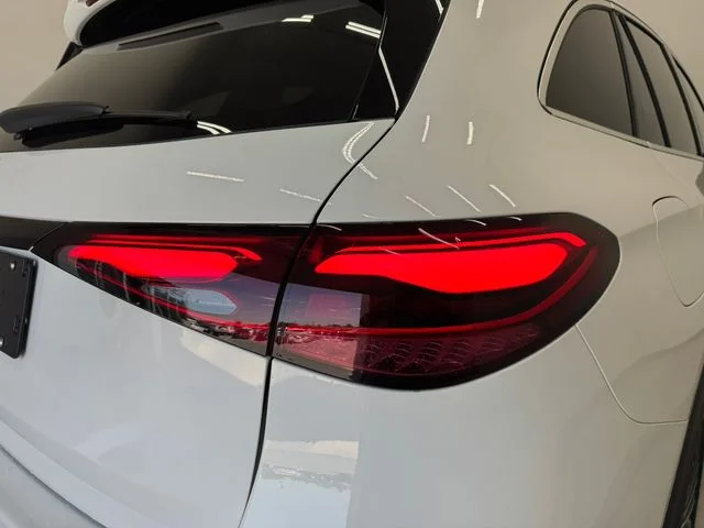 New 2026 Polar White Mercedes-Benz GLC 300 image 34