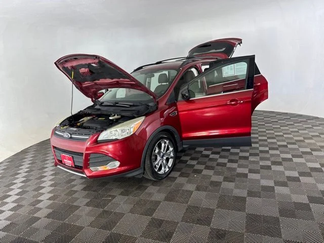 Used 2013 Red Ford SE image 10