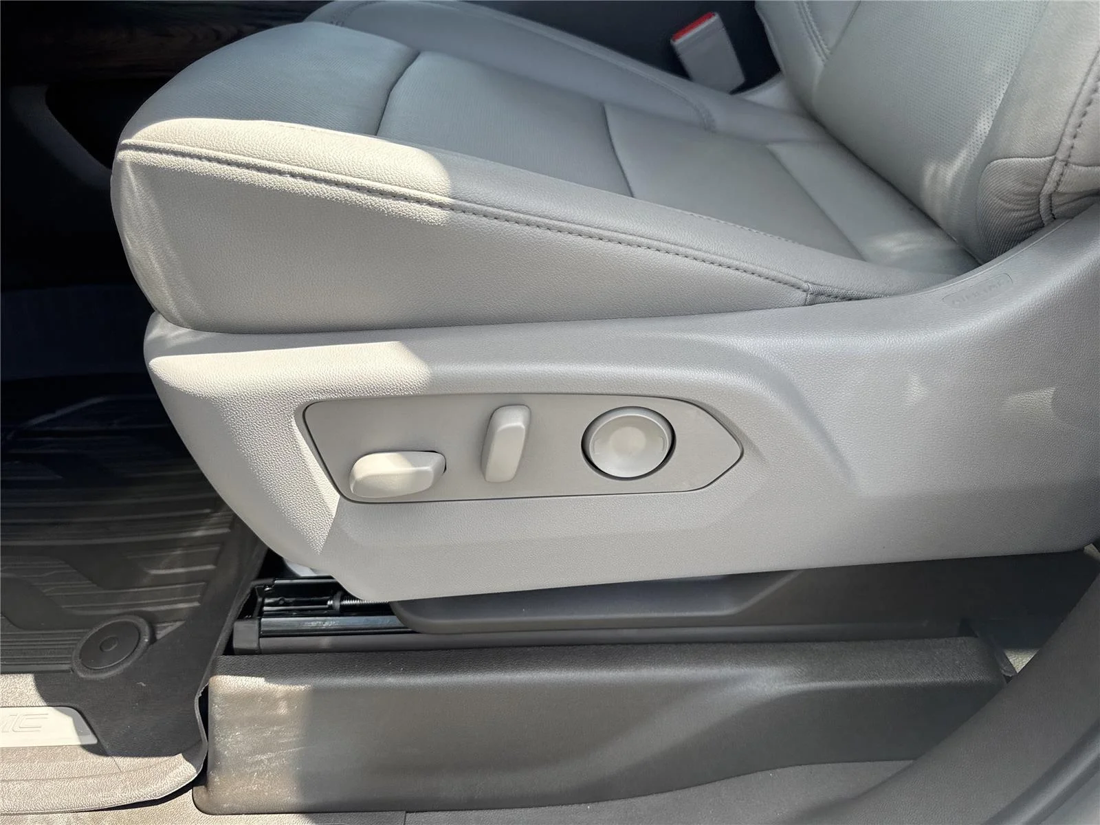 New 2026 Sterling Metallic GMC SLT image 12