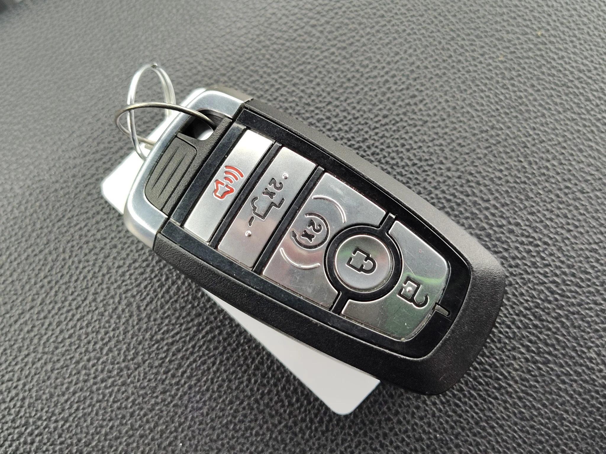 Used 2024 Agate Black Metallic Ford XLT image 26
