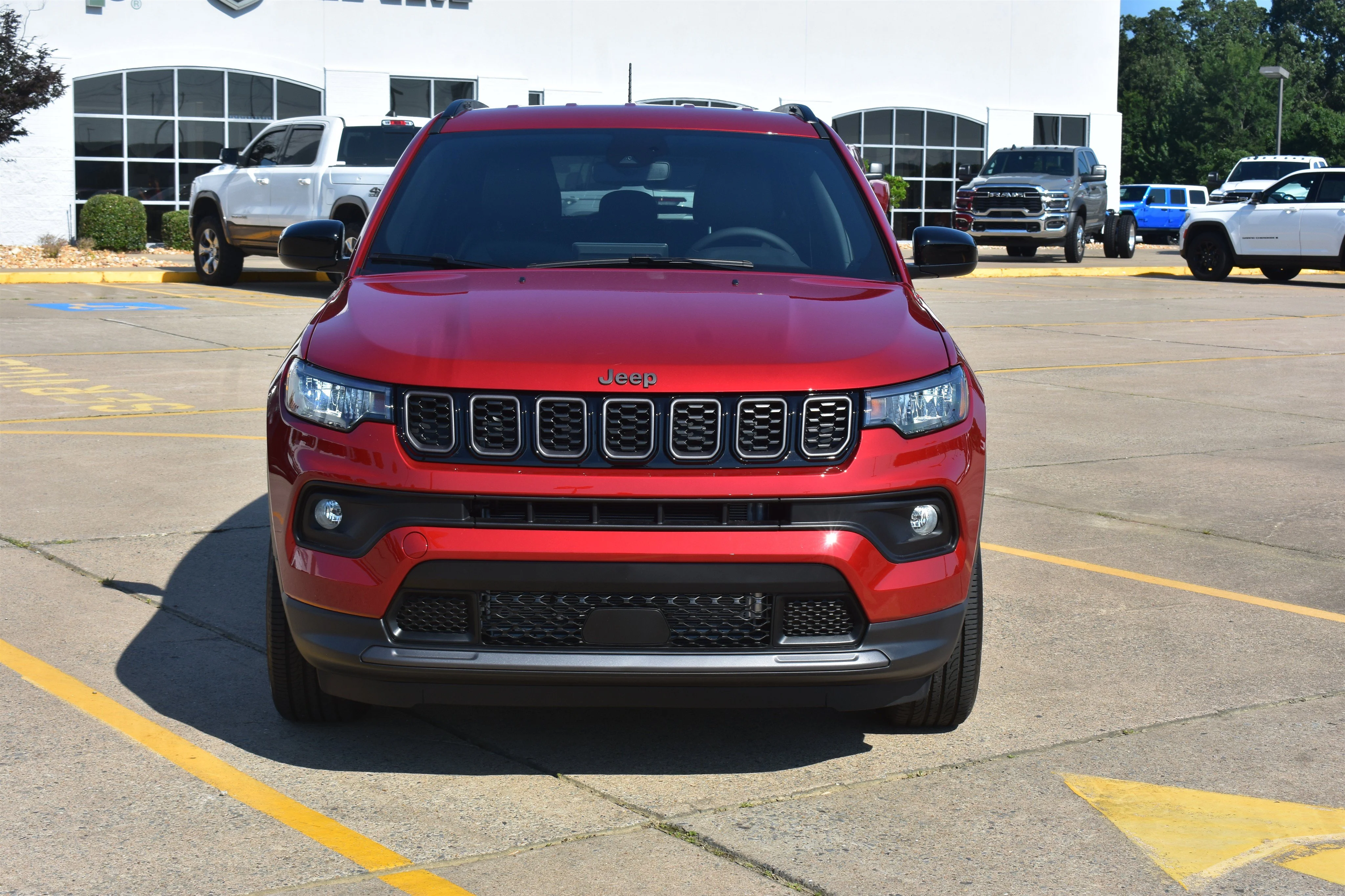 New 2026 Red Hot Pearlcoat Jeep Latitude Altitude image 2