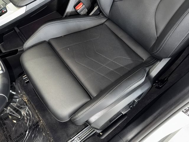 Used 2023 White Metallic BMW xDrive28i image 34