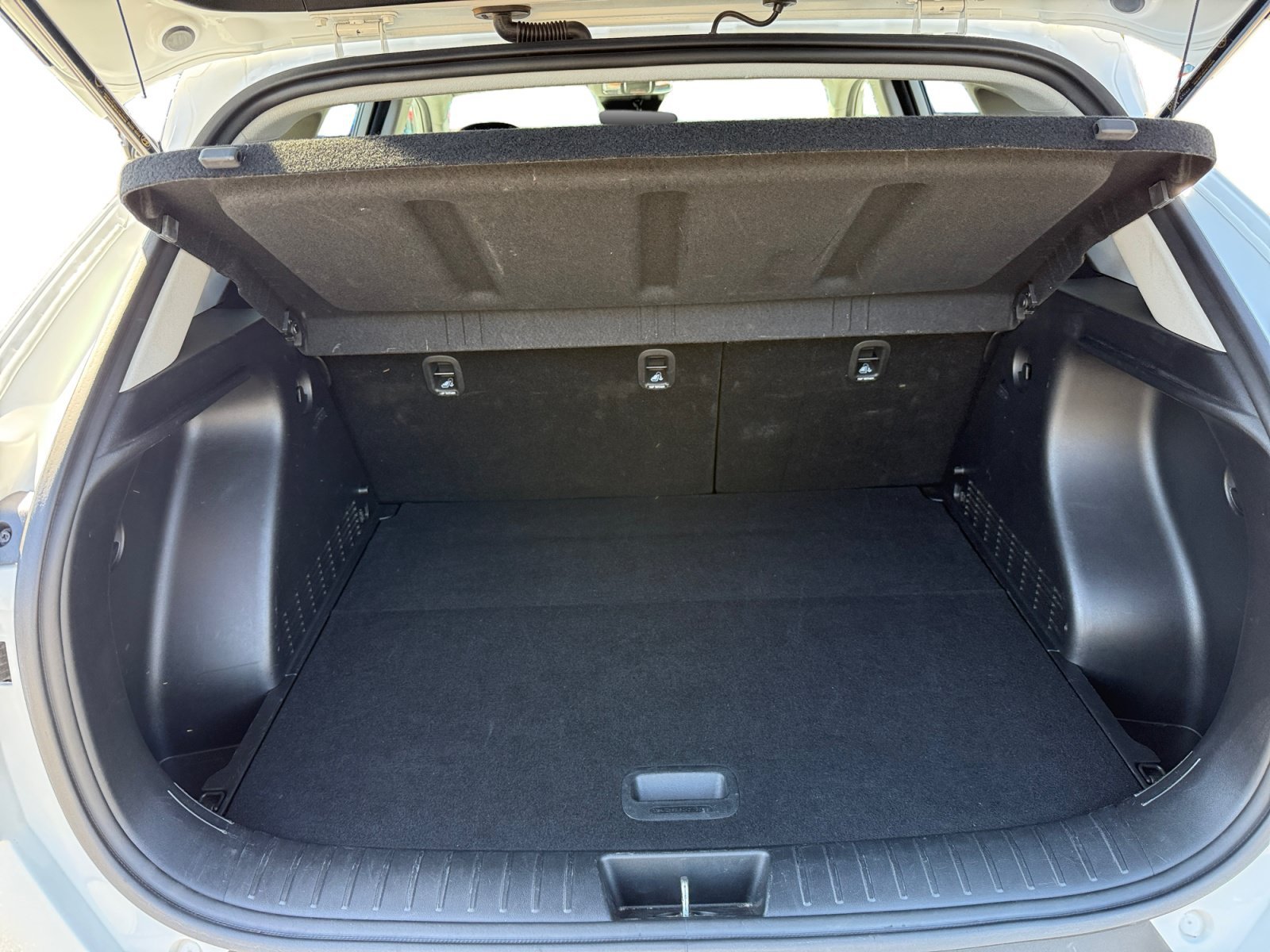 Used 2024 White Hyundai SEL image 17