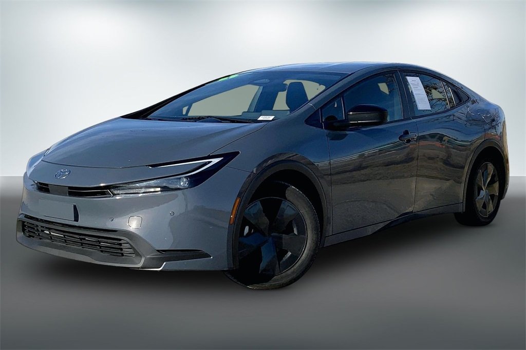 Used 2025 Toyota Prius LE with VIN JTDACAAU1S3058347 for sale in Kansas City