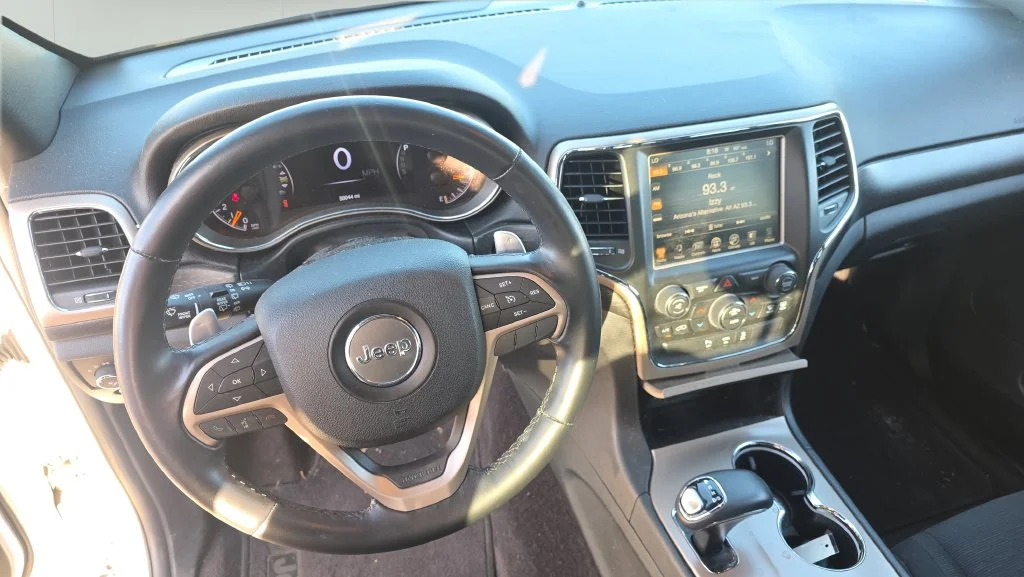 Used 2015 White/off-white Jeep Laredo image 15