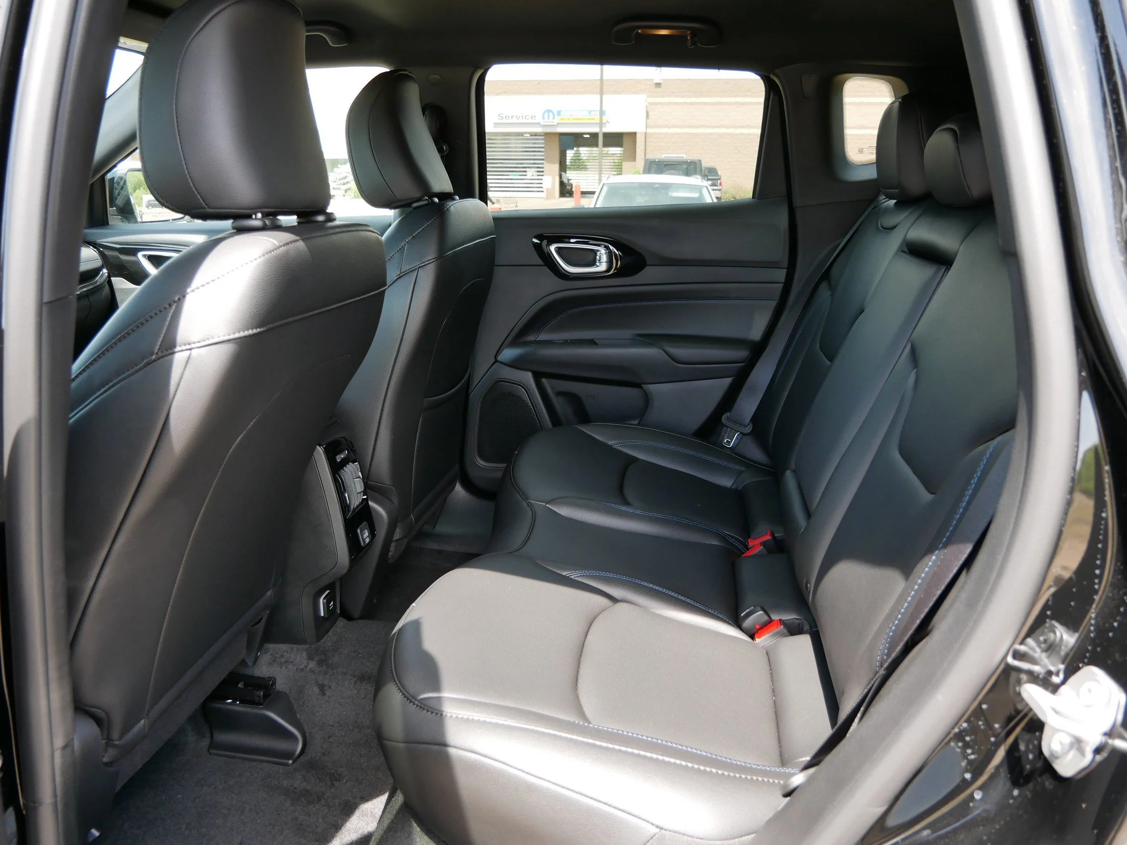New 2026 Diamond Black Crystal Pearlcoat Jeep Limited Altitude image 8