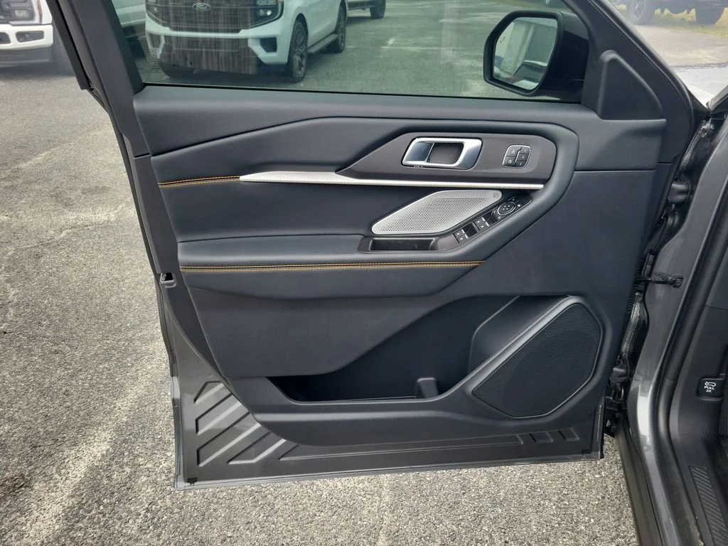 New 2026 Gray Ford Tremor image 6