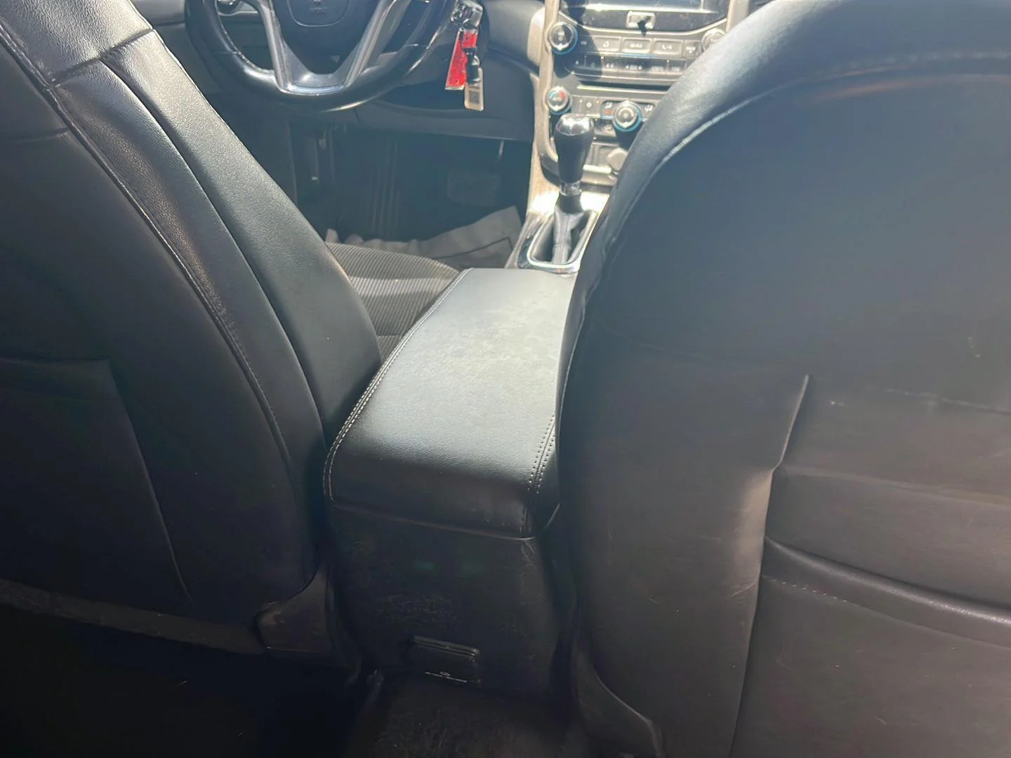 Used 2015 SUMMIT WHITE Chevrolet LT image 24