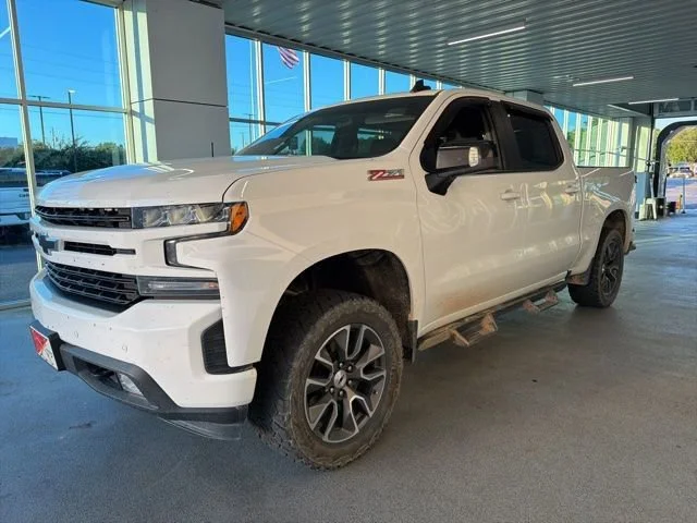 Used 2020 SUMMIT WHITE Chevrolet RST image 3
