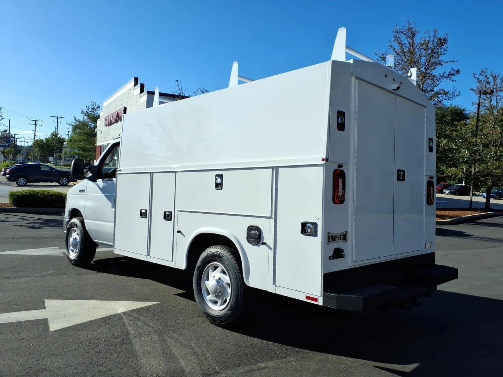New 2027 WHI Ford  image 4