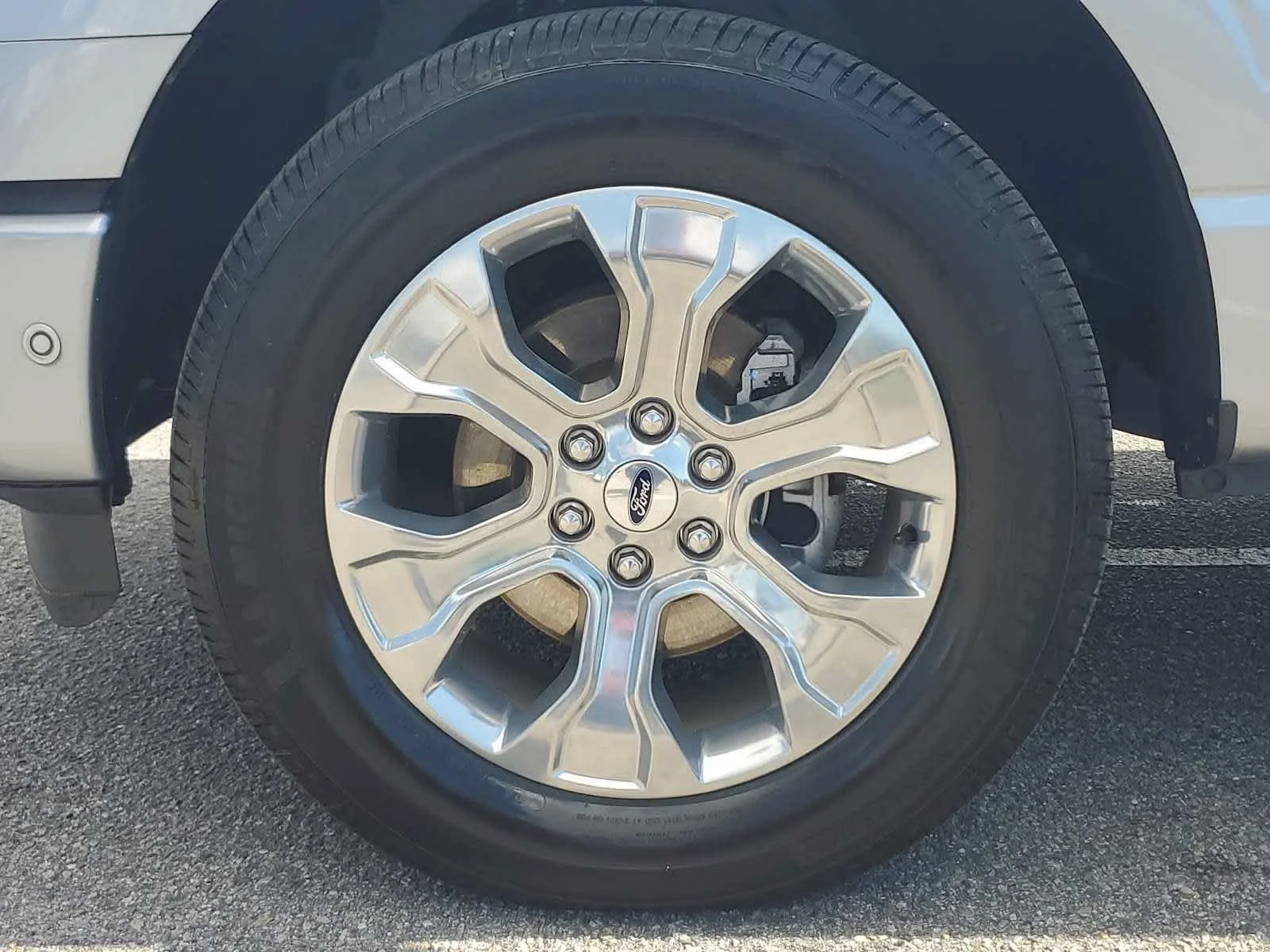Used 2023  Ford XL image 13