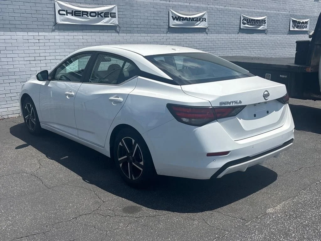 Used 2025 White Nissan SV image 7