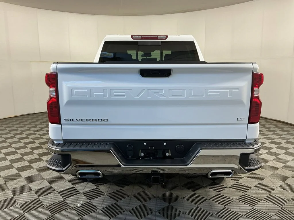 New 2026 Summit White Chevrolet LT image 7